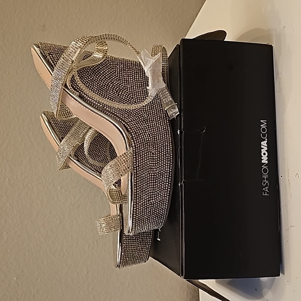 Beautiful shoes for party, weddings and any other occasions. Very comfortable